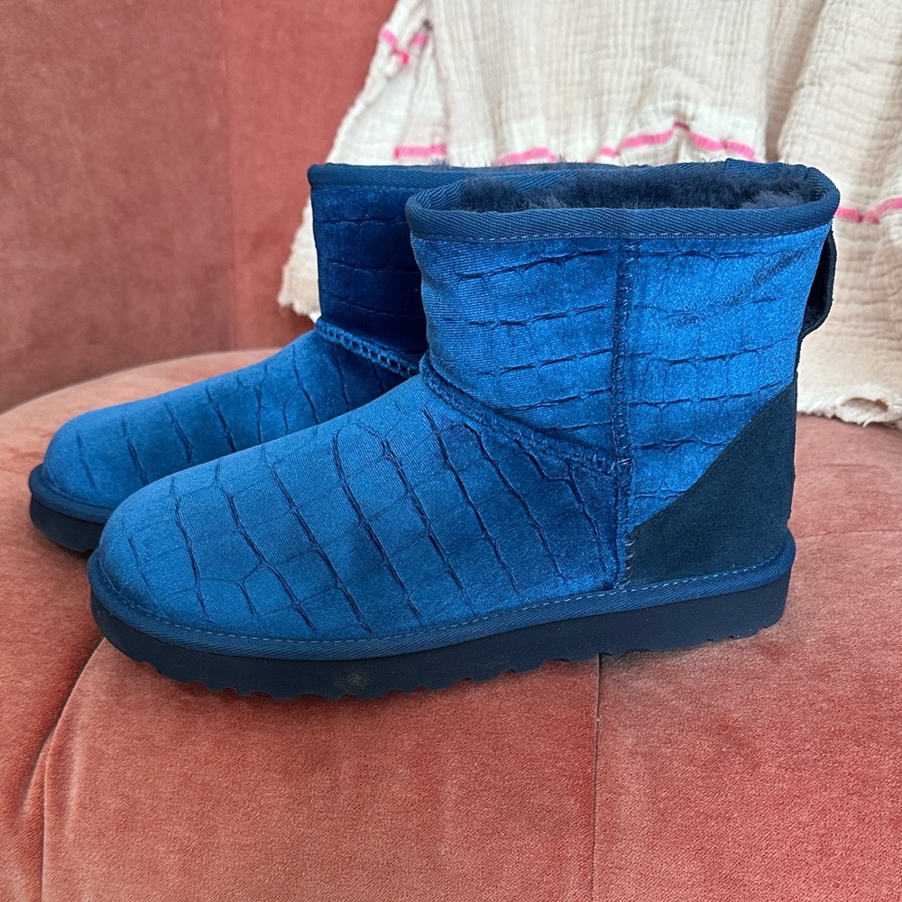 UGG Classic Mini II Croc, Navy